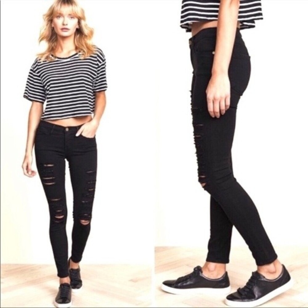 Frame Denim Le Skinny de Jeanne Distressed Jeans in Film Noir 28